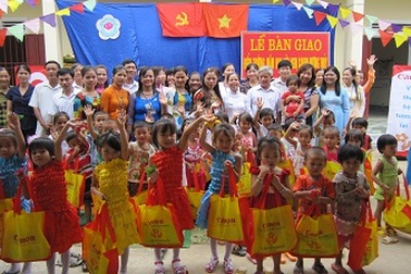 Học sinh xã nghèo đón nhận phòng học mới 