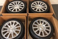 Bộ bánh xe Bugatti Veyron cũ được rao bán giá hơn 2,3 tỉ đồng