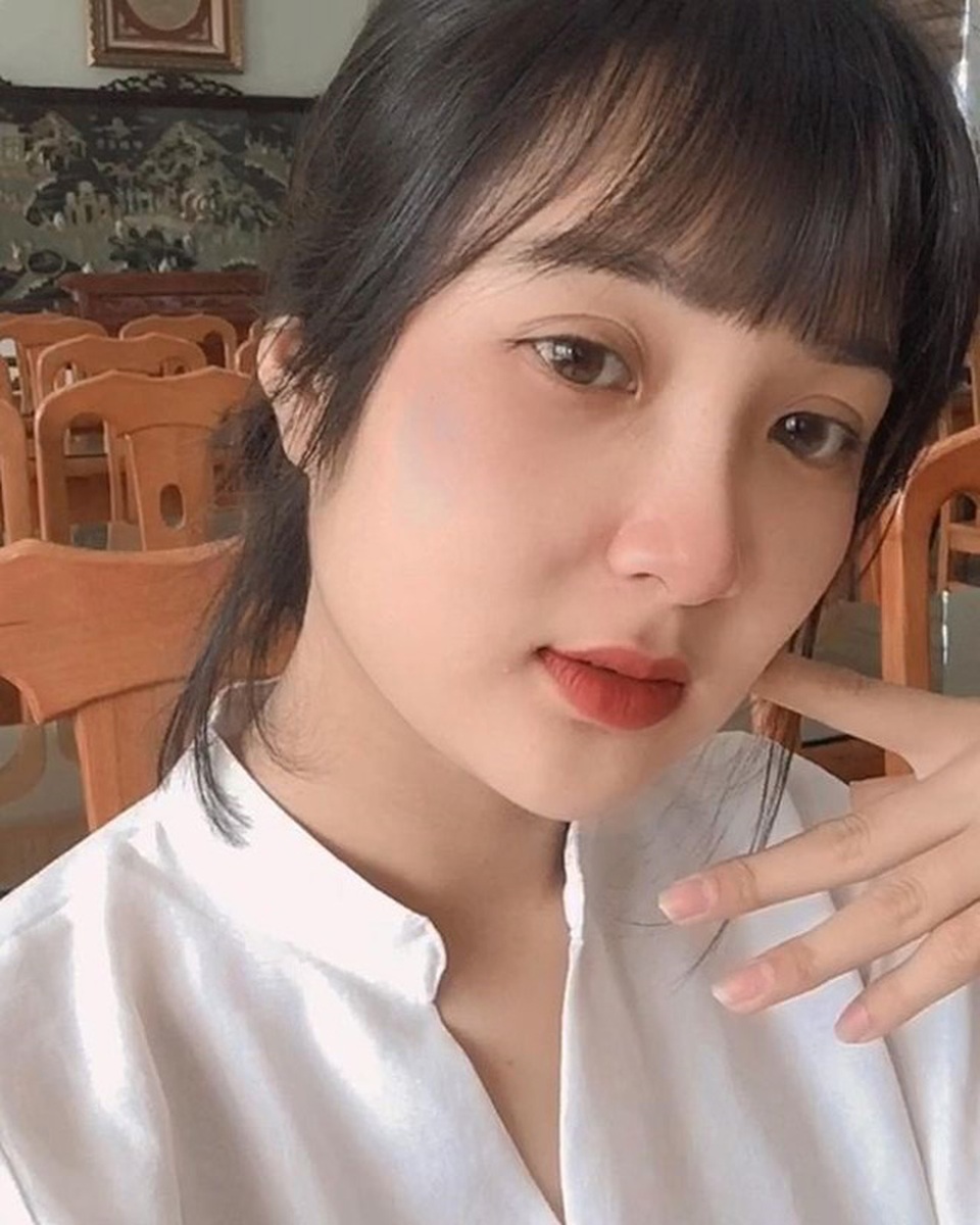 Bị chụp lén, cô giáo Thanh Hóa nổi tiếng bất thình lình vì quá xinh - 4 Bị chụp lén, cô giáo Thanh Hóa nổi tiếng bất thình lình vì quá xinh - 4