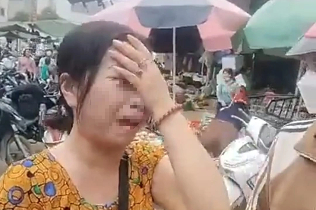 Cháy chợ trung tâm huyện biên giới, hàng loạt ki ốt bị thiêu rụi - 2 Cháy chợ trung tâm huyện biên giới, hàng loạt ki ốt bị thiêu rụi - 2