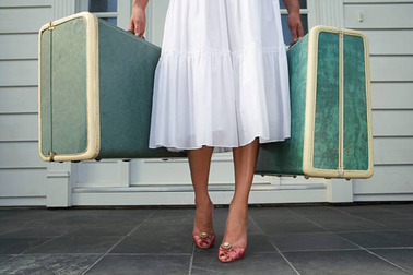 Vì món nợ, vợ bỏ đi dù chồng quỳ gối van xin