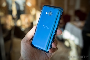 HTC bất ngờ giảm sốc U Ultra về mức dưới 5,5 triệu đồng