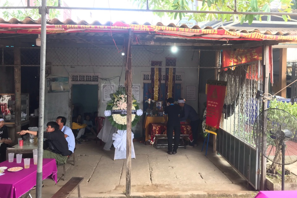 Hai chị em tử nạn khi đi bắt ốc - 1 Hai chị em tử nạn khi đi bắt ốc - 1