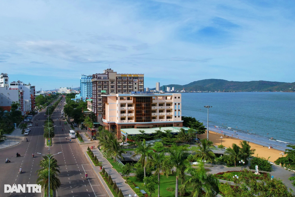 Đoàn công tác của Bộ Chính trị làm việc với tỉnh Bình Định - 2 Đoàn công tác của Bộ Chính trị làm việc với tỉnh Bình Định - 2