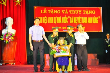 113 Mẹ nhận danh hiệu Mẹ Việt Nam anh hùng