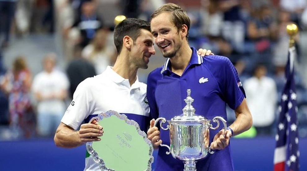 Djokovic khóc nức nở sau thất bại: Cuối cùng, Nole không phải cỗ máy! - 3 Djokovic khóc nức nở sau thất bại: Cuối cùng, Nole không phải cỗ máy! - 3