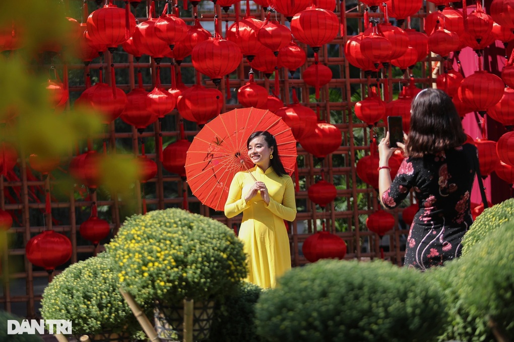 Thời tiết TPHCM ngày đầu năm 2023 mát mẻ, thuận lợi vui chơi ngoài trời - 1