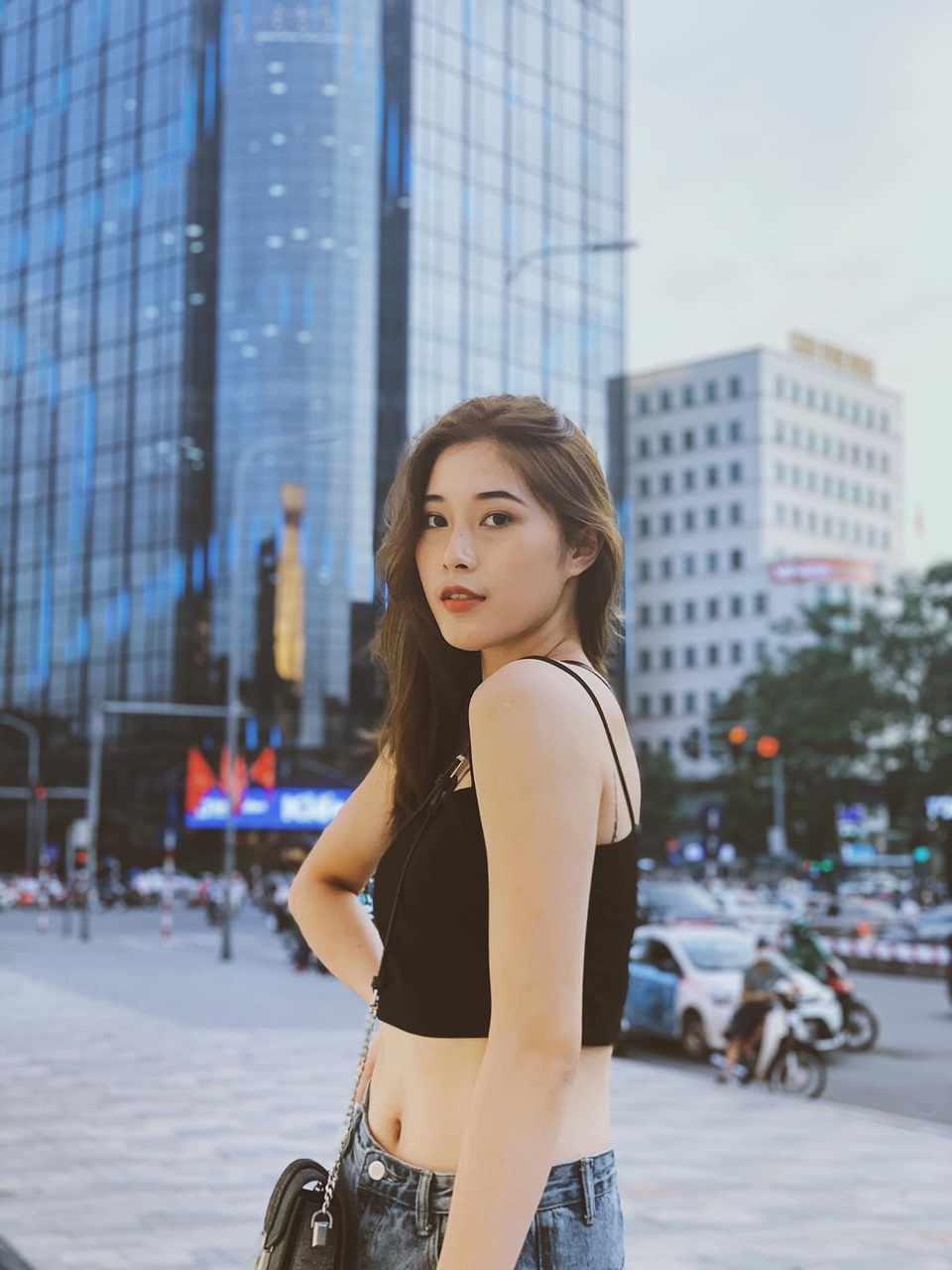 Hoa khôi bóng chuyền Thu Huyền rạng ngời tham dự gameshow - 2 Hoa khôi bóng chuyền Thu Huyền rạng ngời tham dự gameshow - 2