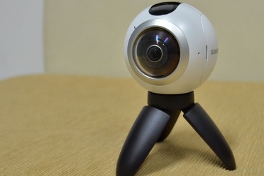 Cận cảnh máy ảnh di động Samsung Gear 360 đầu tiên tại Việt Nam