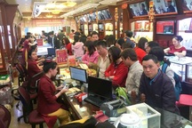 Nhà giàu "bày binh bố trận" săn vàng trước ngày vía Thần Tài