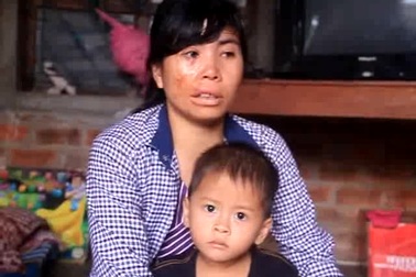 Bình Định: Chồng đi biển mất, vợ dị tật gồng mình nuôi 2 con thơ dại