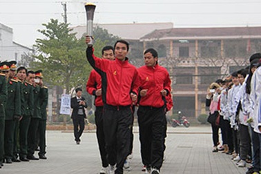 Rước đuốc khởi động "Năm Thanh niên tình nguyện 2014"