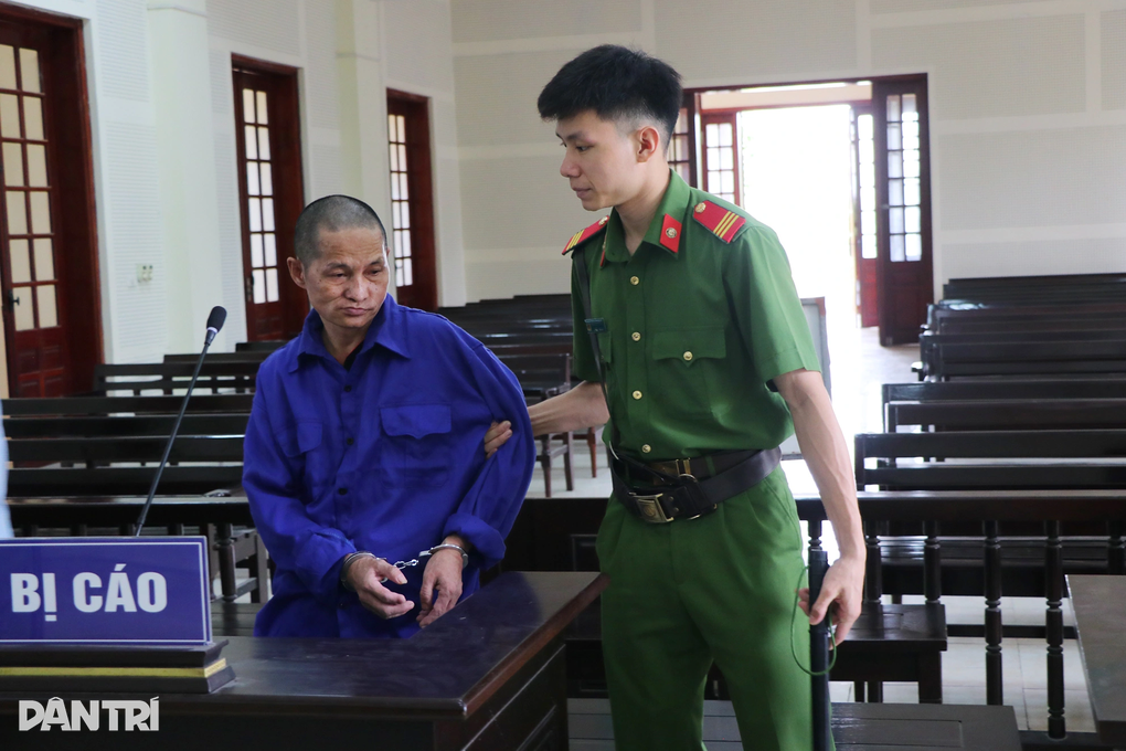 300.000 đồng tiền công và món lãi chát đắng của người đàn ông ngoại quốc - 2 300.000 đồng tiền công và món lãi chát đắng của người đàn ông ngoại quốc - 2