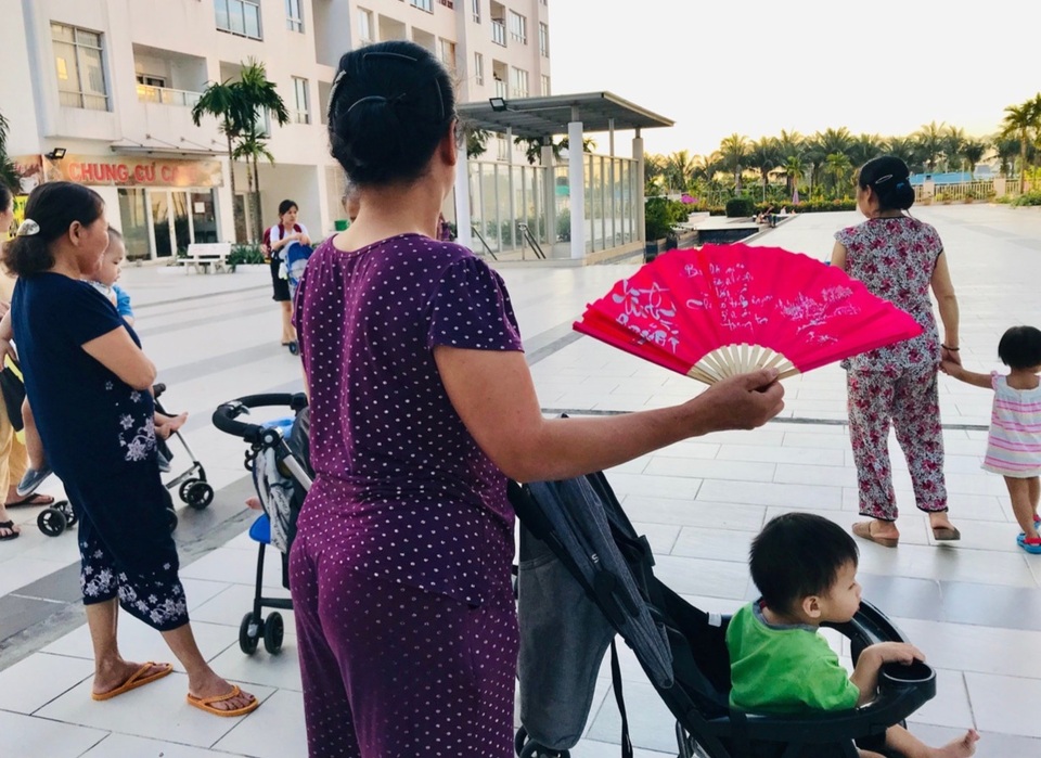 Con nghỉ Tết sớm, phụ huynh phải “mượn” giúp việc nhà hàng xóm - 1 Con nghỉ Tết sớm, phụ huynh phải “mượn” giúp việc nhà hàng xóm - 1