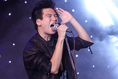 Ngũ Cung khuấy đảo đêm hội Rock của SV Phương Đông