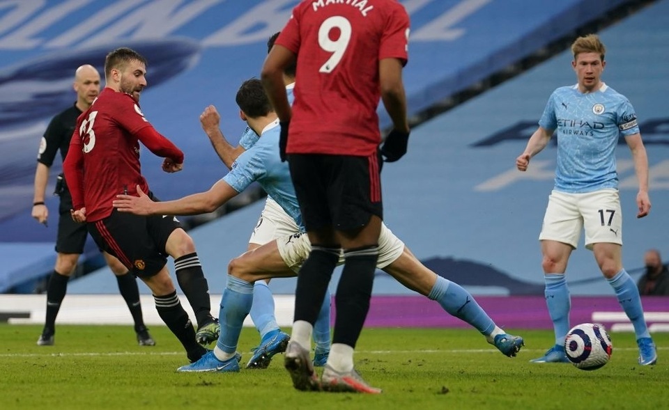 Man Utd chặt đứt mạch toàn thắng 21 trận của Man City - 9 Man Utd chặt đứt mạch toàn thắng 21 trận của Man City - 9