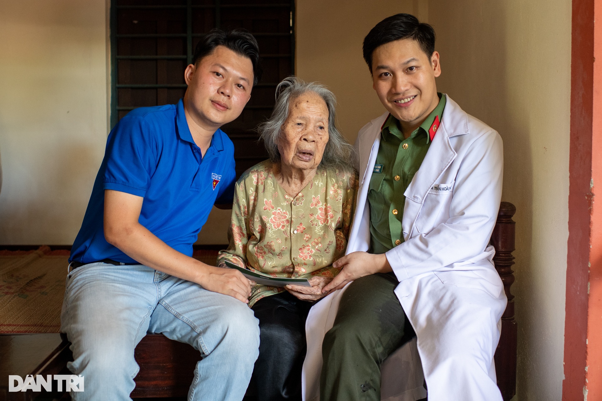 Ấm áp buổi tri ân Mẹ Việt Nam Anh hùng tại miền đất thiêng Quảng Trị - 14 Ấm áp buổi tri ân Mẹ Việt Nam Anh hùng tại miền đất thiêng Quảng Trị - 14