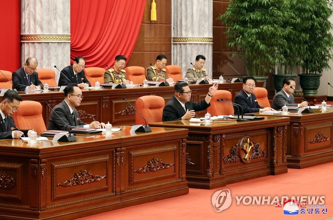 Ông Kim Jong-un xuất hiện với ngoại hình gầy chưa từng thấy - 2 Ông Kim Jong-un xuất hiện với ngoại hình gầy chưa từng thấy - 2