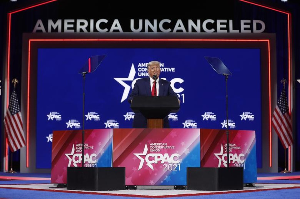 Ông Trump gây sốt trong ngày tái xuất: Các bạn nhớ tôi chưa? - 3 Ông Trump gây sốt trong ngày tái xuất: Các bạn nhớ tôi chưa? - 3