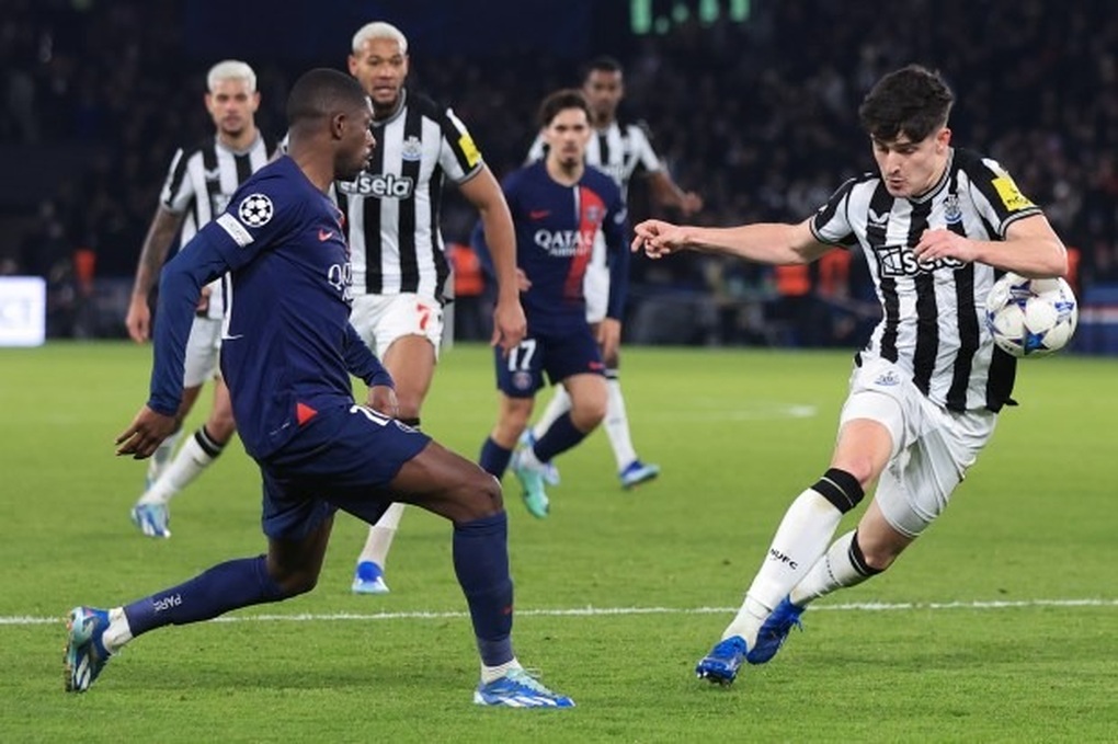 Giúp PSG thoát thua, trọng tài VAR nhận án phạt của UEFA - 1 Giúp PSG thoát thua, trọng tài VAR nhận án phạt của UEFA - 1
