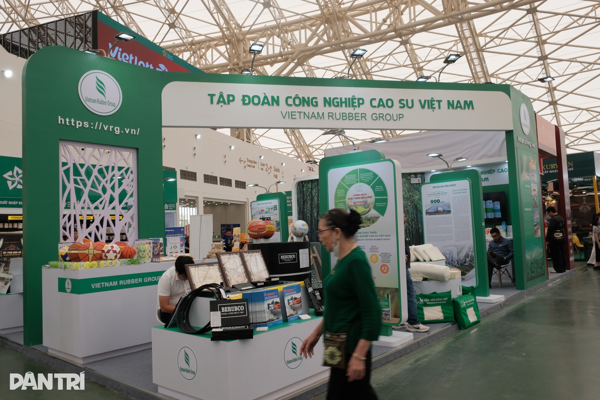 Các doanh nghiệp ông lớn mang gì đến Hội chợ Mùa Thu lần thứ nhất? - 9 Các doanh nghiệp ông lớn mang gì đến Hội chợ Mùa Thu lần thứ nhất? - 9