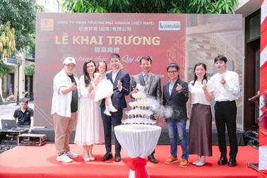 Thương hiệu ghế nâng cầu thang Jushun Trading đến gần hơn với người dùng Việt