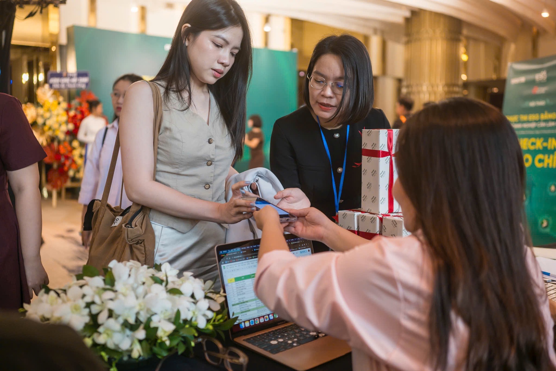 Dàn diễn giả, khách mời tham dự hội thảo Thực thi ESG bằng AI - 5 Dàn diễn giả, khách mời tham dự hội thảo Thực thi ESG bằng AI - 5