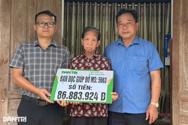 Trao hơn 86 triệu đồng đến người phụ nữ bị bệnh tật đọa đày