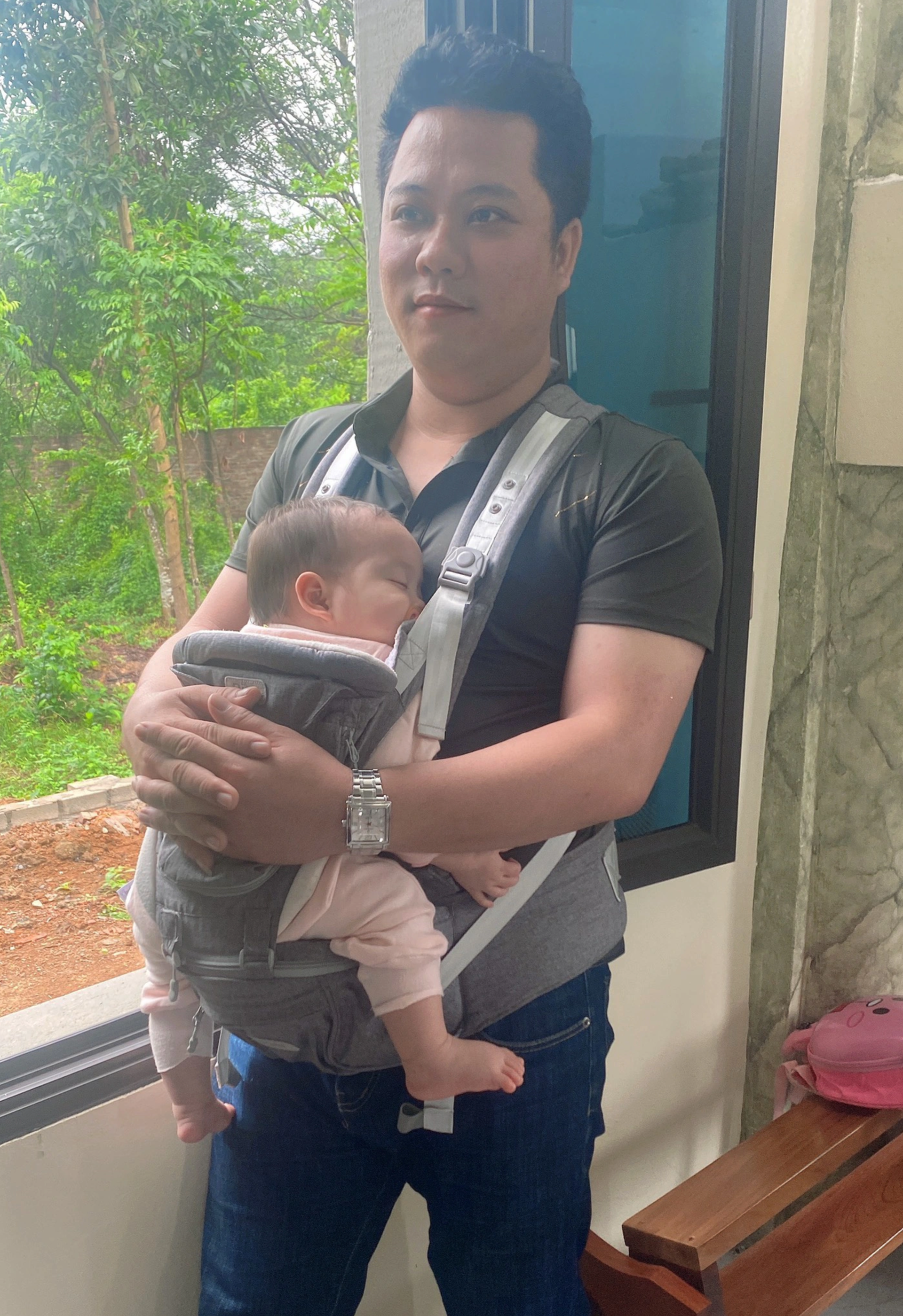 Gặp sự cố bất ngờ, cô gái một tay xinh đẹp ở Hà Nội tìm được chồng như ý - 6 Gặp sự cố bất ngờ, cô gái một tay xinh đẹp ở Hà Nội tìm được chồng như ý - 6