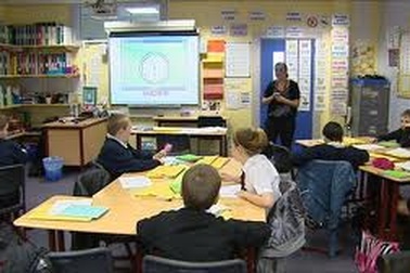 Anh: Tăng lương giáo viên dựa trên hiệu suất làm việc