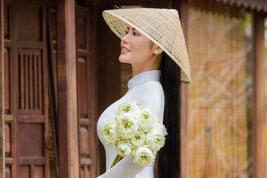 Hoa hậu Di Khả Hân cắt tóc hiến tặng bệnh nhân ung thư vú