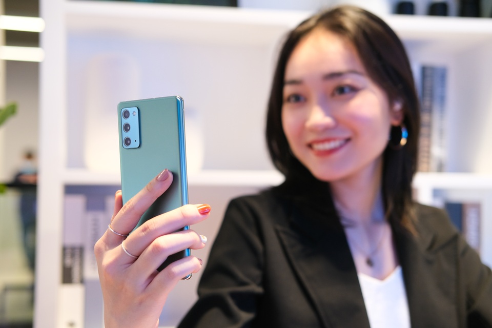 Thực tế bộ đôi Galaxy Note20 và Note20 Ultra tại Việt Nam - 4 Thực tế bộ đôi Galaxy Note20 và Note20 Ultra tại Việt Nam - 4