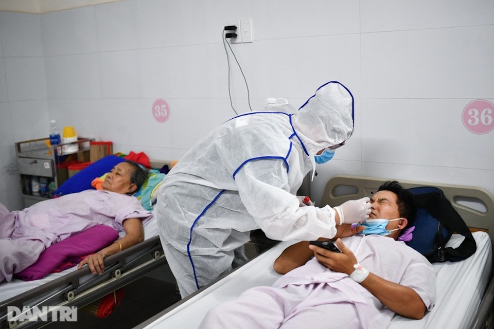 Dốc sức hoàn thành mệnh lệnh khẩn trong đêm để ngăn ngừa Covid-19 - 9 Dốc sức hoàn thành mệnh lệnh khẩn trong đêm để ngăn ngừa Covid-19 - 9