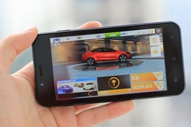 Mở hộp FPT F83 smartphone 4.7” độ phân giải qHD