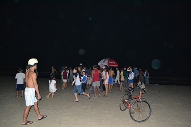 Nhân viên quán nhậu bị sóng biển cuốn mất tích