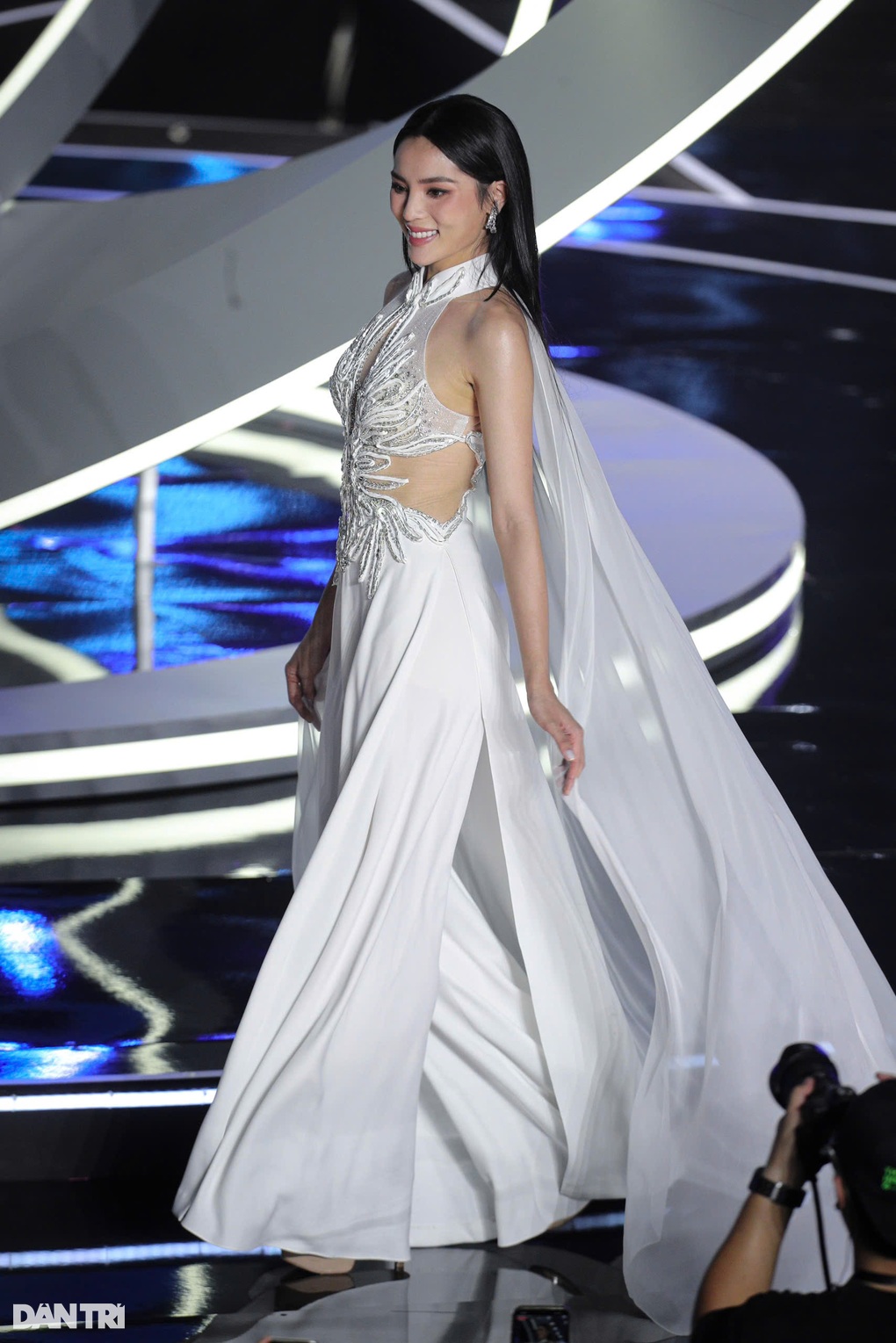 Kỳ Duyên đăng quang Miss Universe Vietnam, góp 500 triệu đồng cho vùng lũ - 5 Kỳ Duyên đăng quang Miss Universe Vietnam, góp 500 triệu đồng cho vùng lũ - 5