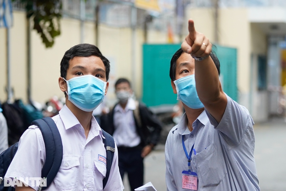 TPHCM: Các trường khẩn cấp bổ sung dữ liệu tuyển sinh lớp 10 - 1 TPHCM: Các trường khẩn cấp bổ sung dữ liệu tuyển sinh lớp 10 - 1