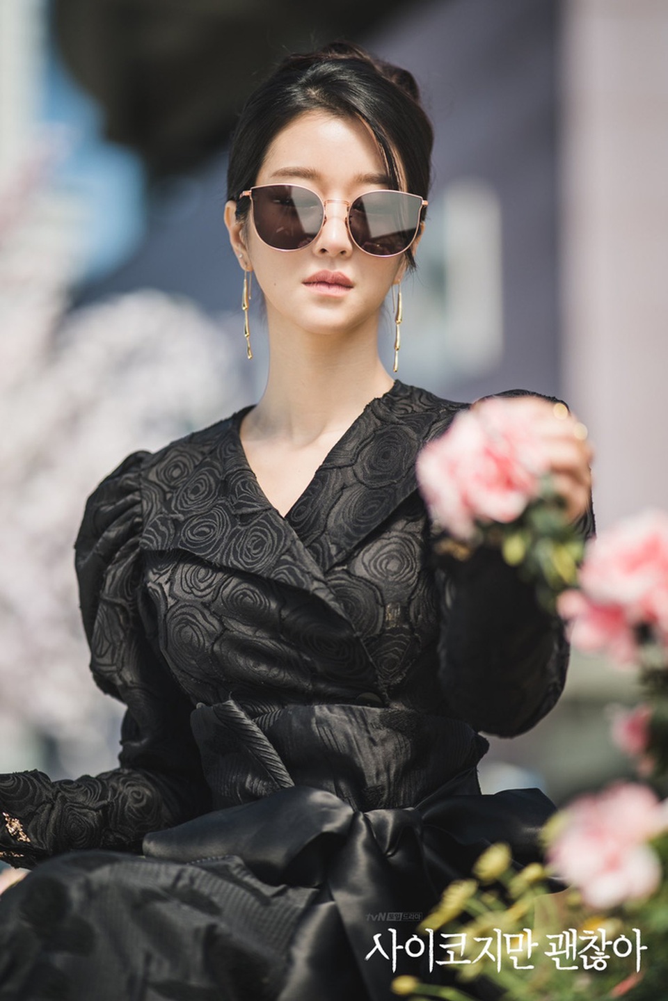 Dáng vóc nóng bỏng và gương mặt xinh đẹp của nữ chính Điên thì có sao - 4 Dáng vóc nóng bỏng và gương mặt xinh đẹp của nữ chính Điên thì có sao - 4