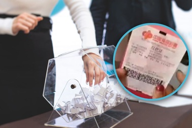 Trúng số 20 tỷ đồng, nhân viên bức xúc vì bị bắt chia đều cho đồng nghiệp