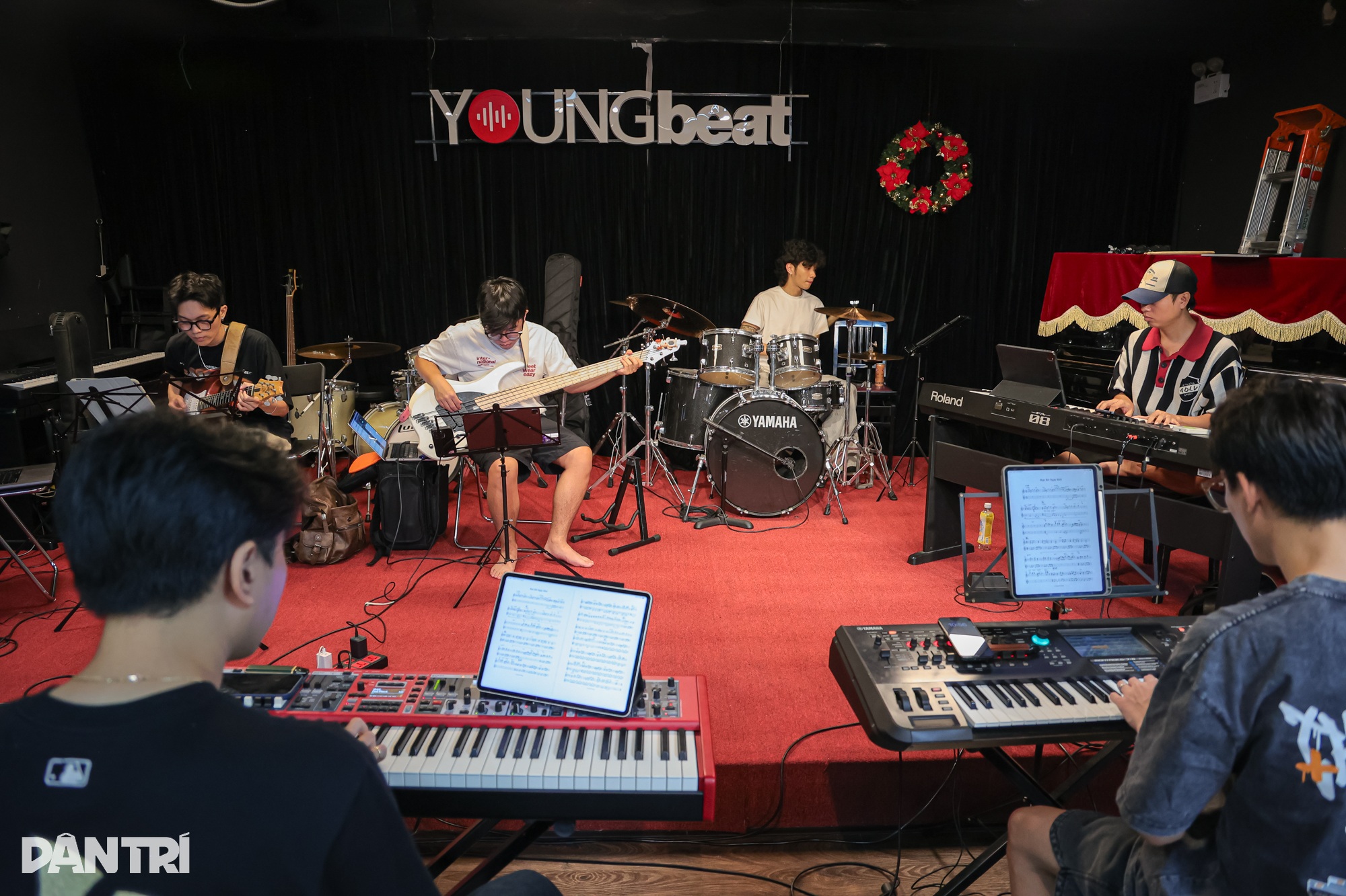 Concert Rực rỡ ngày mới: Đón chờ màn song ca Bùi Công Nam và Hương Tràm - 5