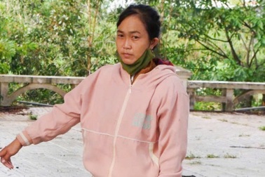 Người phụ nữ ở Tây Ninh giả vờ mua vàng rồi đeo trang sức bỏ chạy