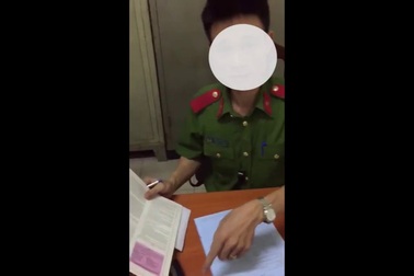 Thực hư người quay clip bị hành hung ở trụ sở công an phường (Clip Facebook)