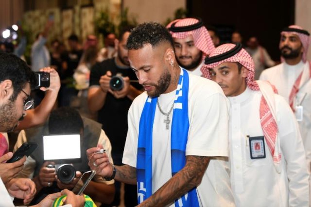 Neymar tạo ra hiệu ứng cực lớn, giúp CLB Saudi Arabia đếm tiền mỏi tay - 2 Neymar tạo ra hiệu ứng cực lớn, giúp CLB Saudi Arabia đếm tiền mỏi tay - 2