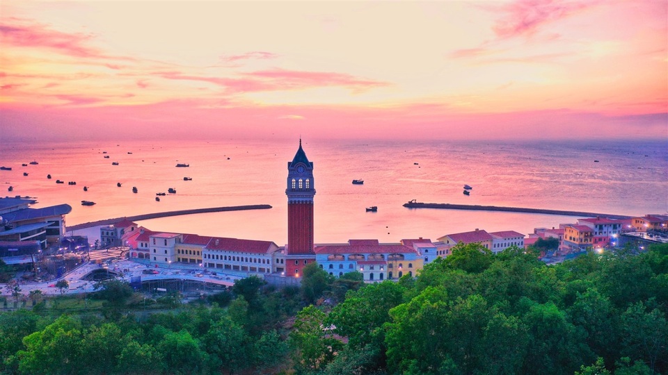 Chuyên gia dự báo bất động sản Nam Phú Quốc sớm lập đỉnh - 2 Chuyên gia dự báo bất động sản Nam Phú Quốc sớm lập đỉnh - 2