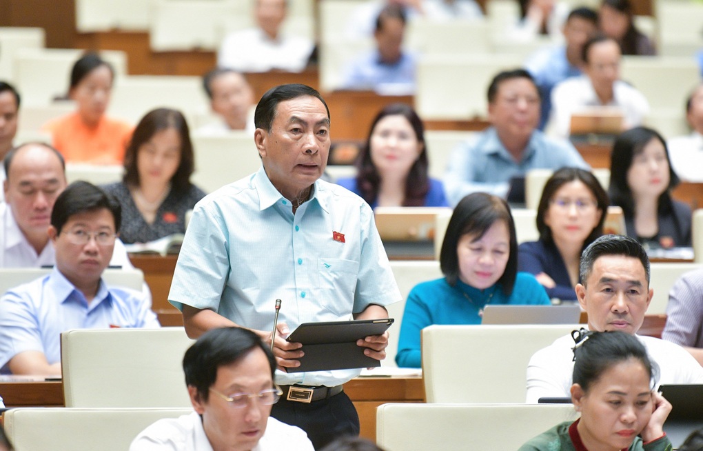 Đại biểu nêu ý kiến với thị trường vàng, hiến kế để giá không lên xuống - 2 Đại biểu nêu ý kiến với thị trường vàng, hiến kế để giá không lên xuống - 2