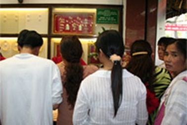 FED cắt giảm lãi suất, vàng và dầu thô leo thang