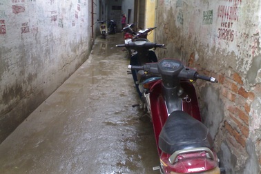 Ngõ ngách “chết khổ” vì xe máy