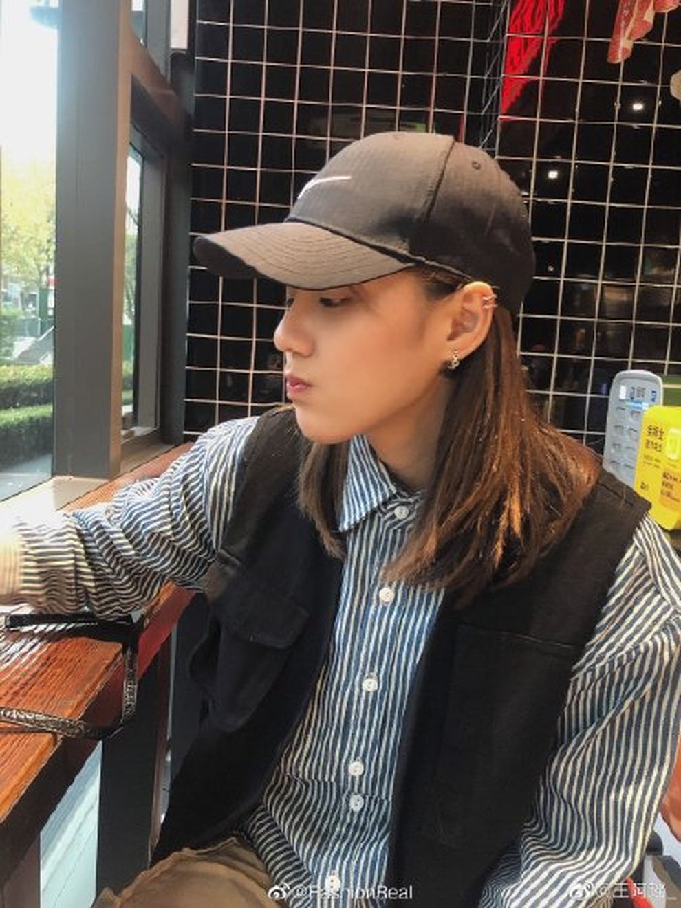 Nhan sắc nữ thần bắn súng Trung Quốc bị bạo lực mạng tại Olympic Tokyo - 8 Nhan sắc nữ thần bắn súng Trung Quốc bị bạo lực mạng tại Olympic Tokyo - 8