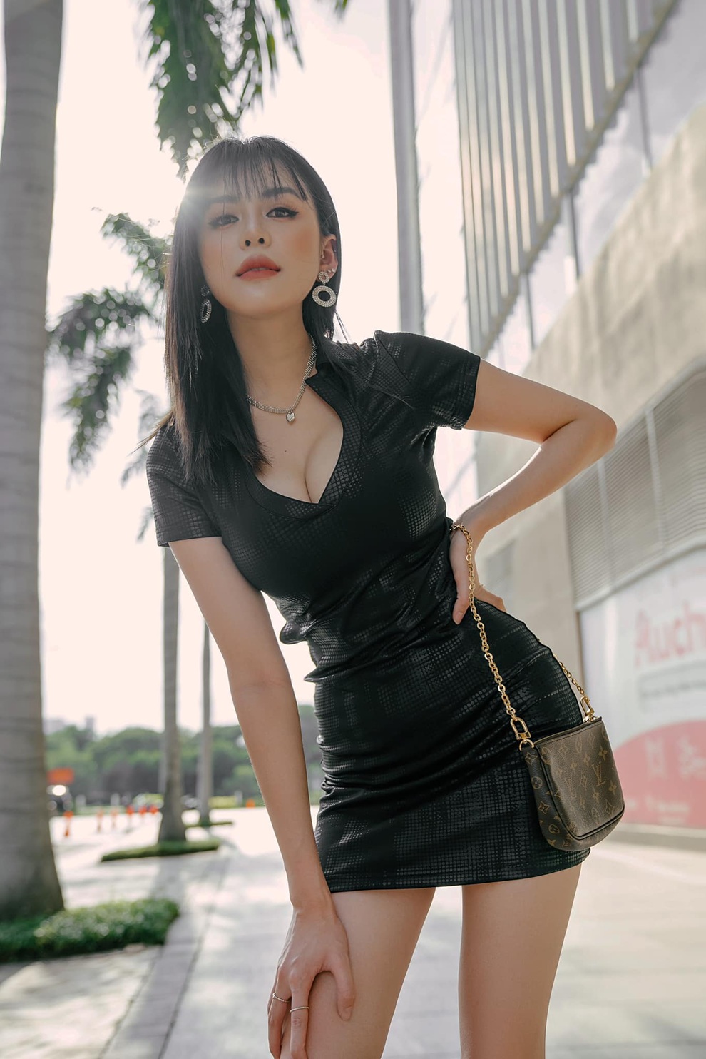 Ngắm vóc dáng nóng bỏng của những hot girl cổ vũ Euro 2020 - 6 Ngắm vóc dáng nóng bỏng của những hot girl cổ vũ Euro 2020 - 6