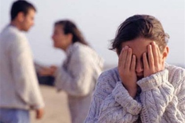 Chưa ly hôn, chồng đã cưới người phụ nữ khác